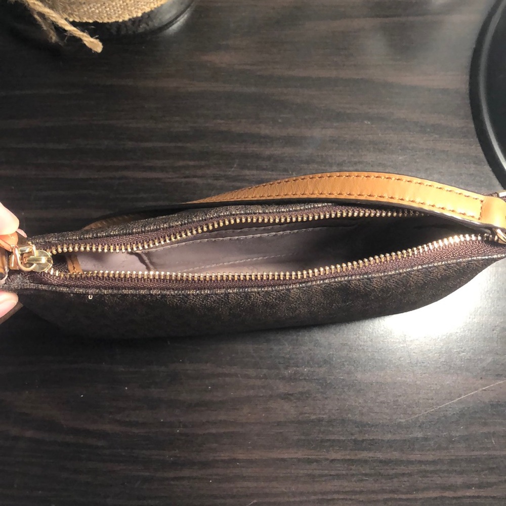 Michael Kors Wallet/Purse - Picture 3 of 4